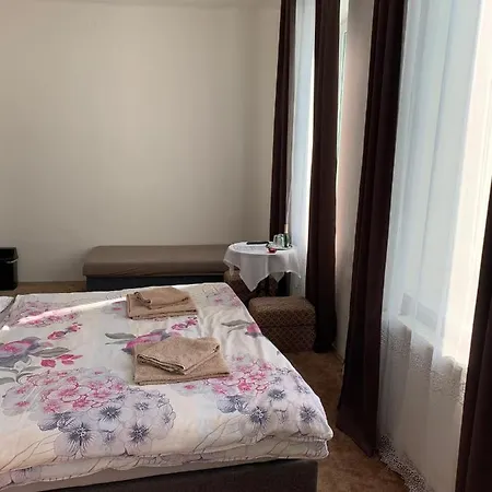 Violet Penzión pre hostí